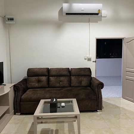 Mall Suites Hotel Банкок Екстериор снимка