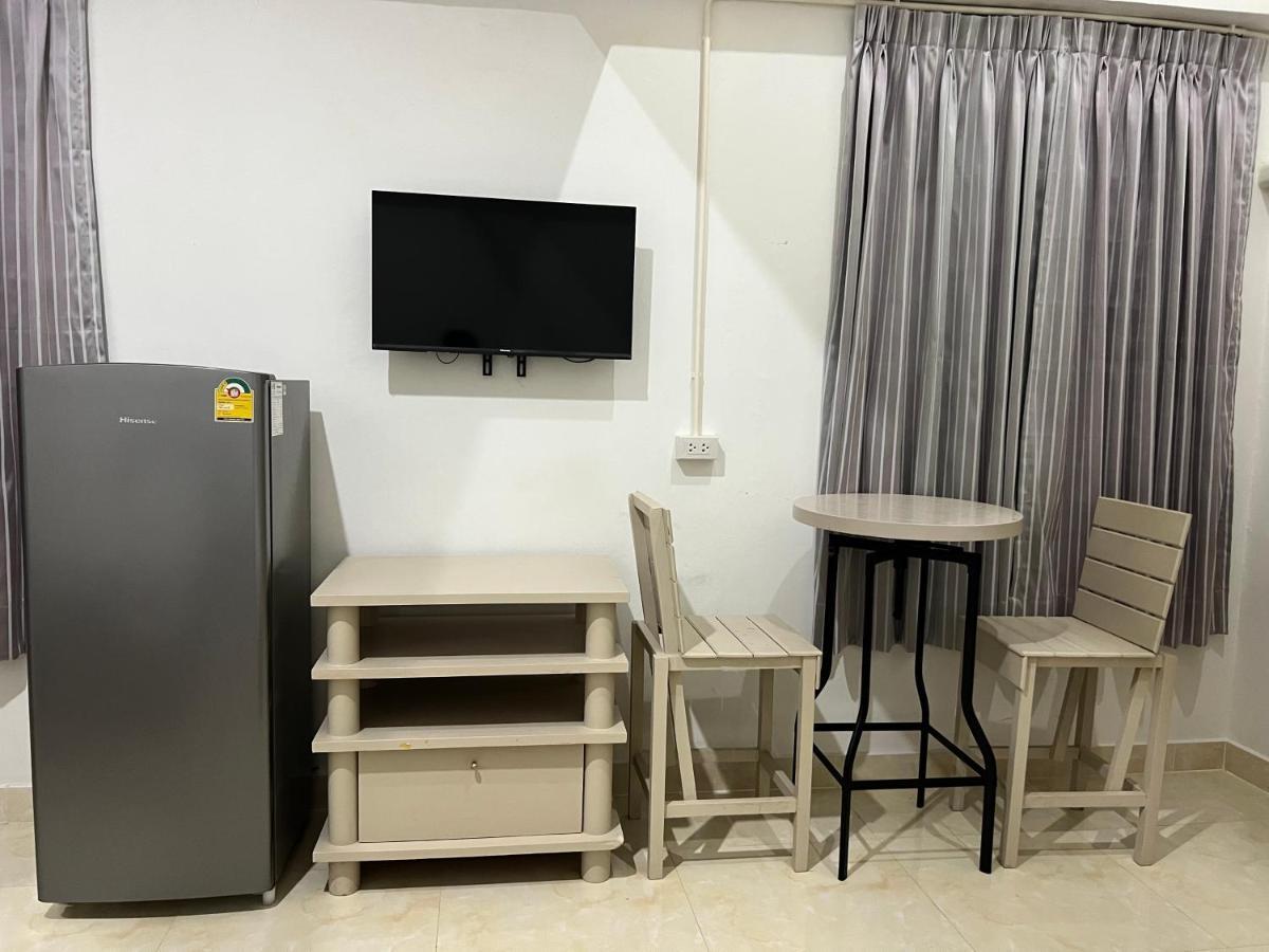 Mall Suites Hotel Банкок Екстериор снимка