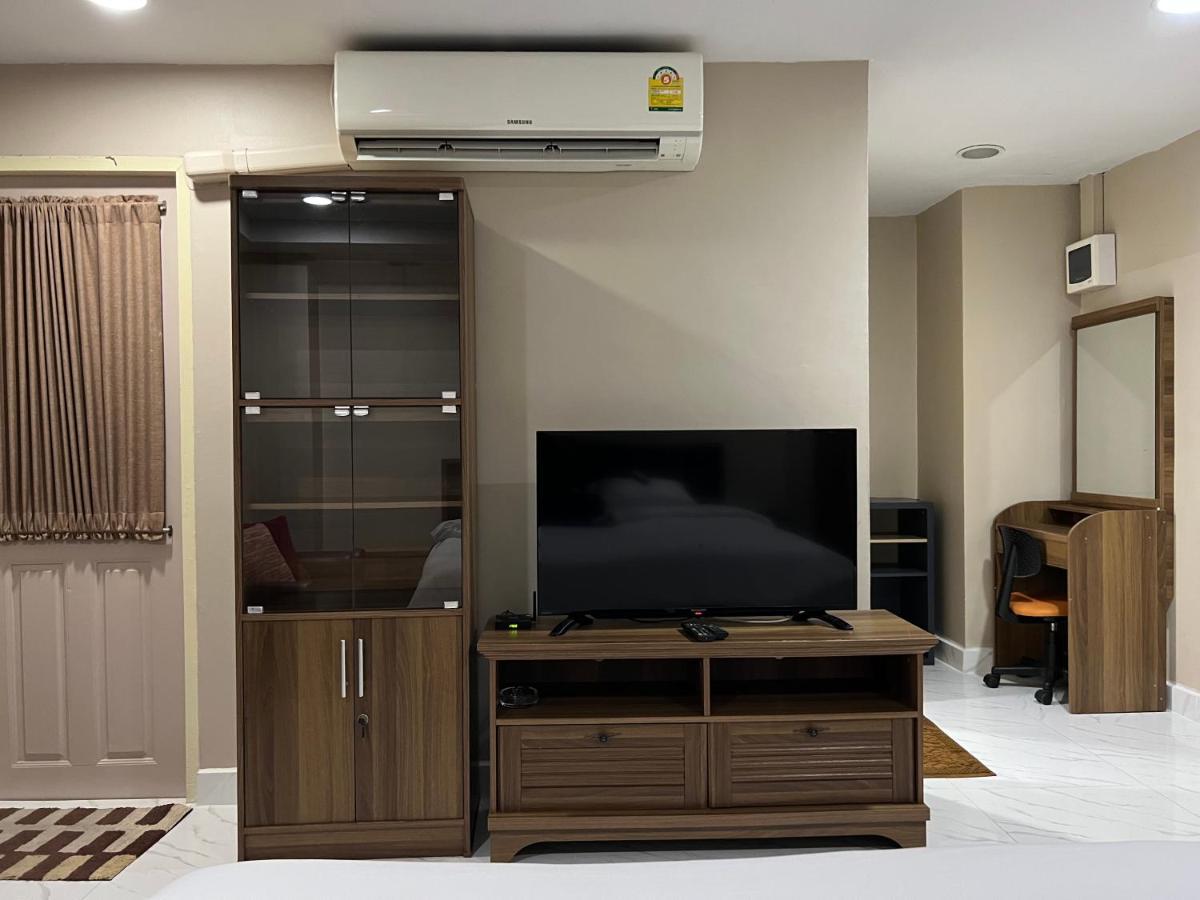 Mall Suites Hotel Банкок Екстериор снимка