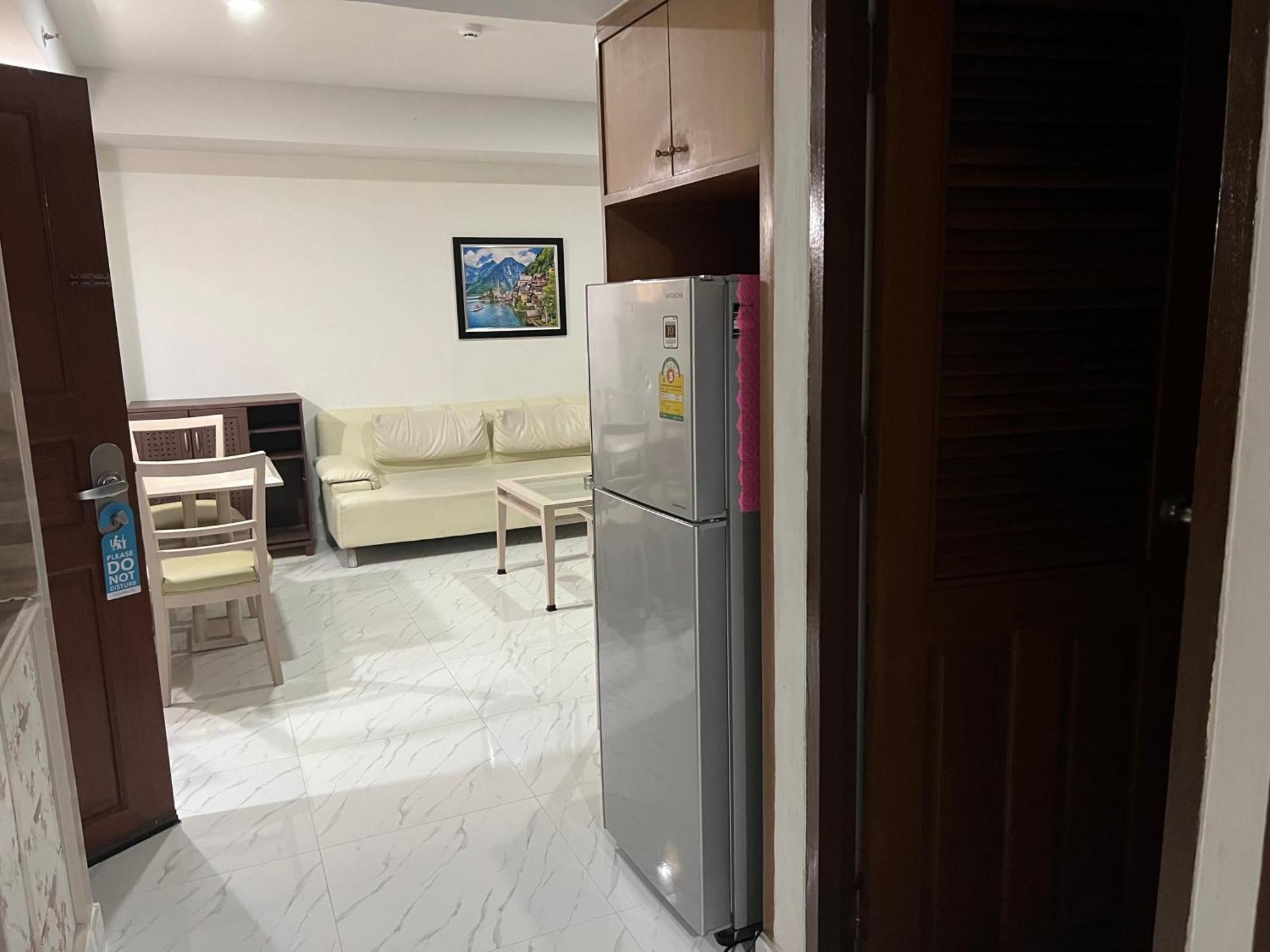 Mall Suites Hotel Банкок Екстериор снимка