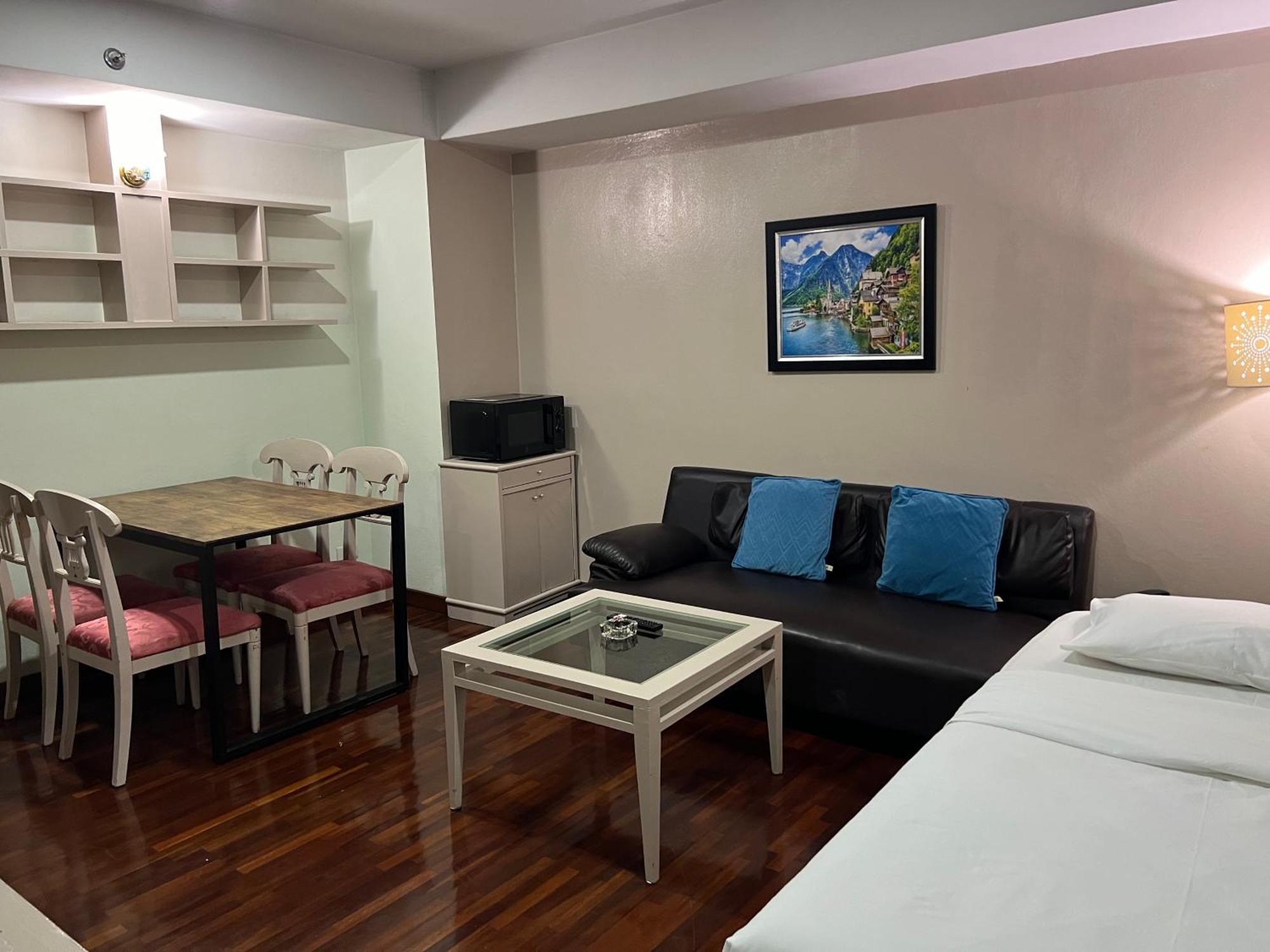 Mall Suites Hotel Банкок Екстериор снимка