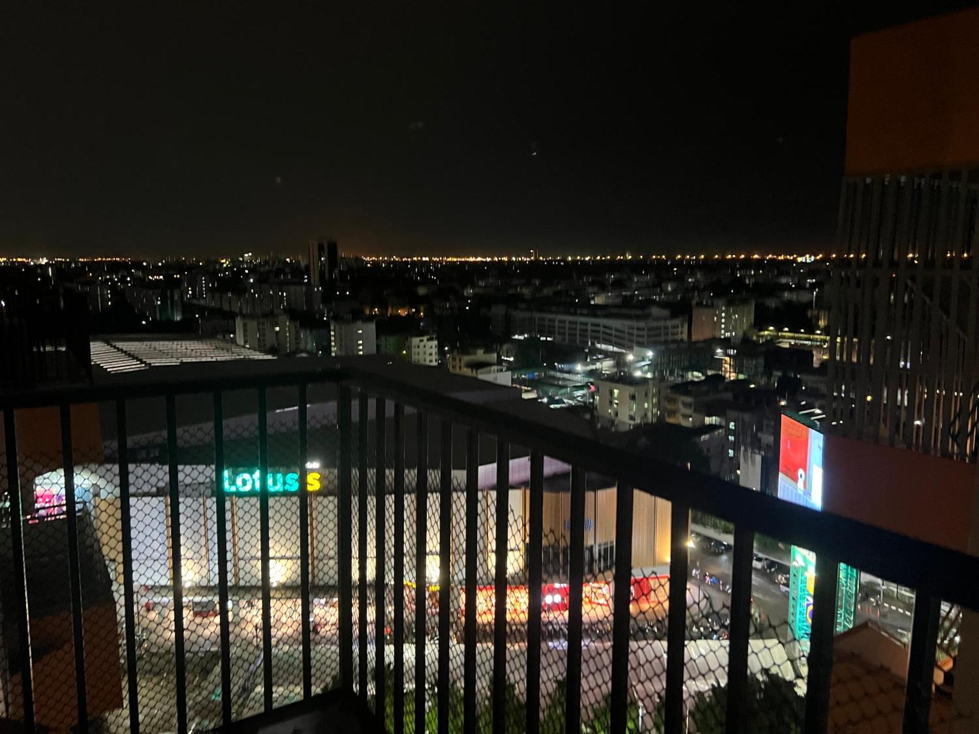 Mall Suites Hotel Банкок Екстериор снимка