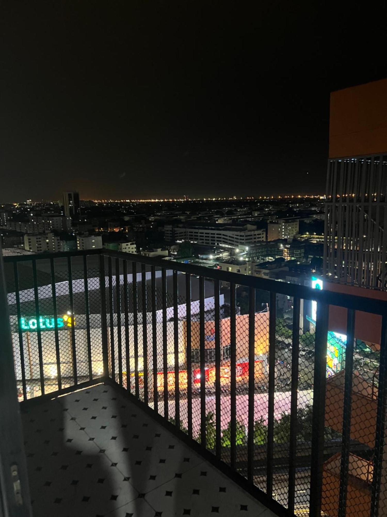 Mall Suites Hotel Банкок Екстериор снимка