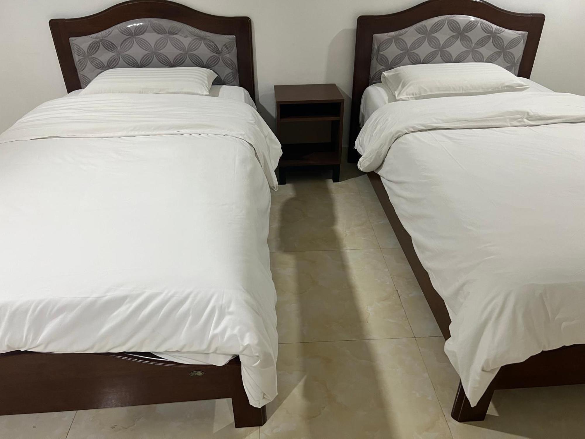 Mall Suites Hotel Банкок Екстериор снимка