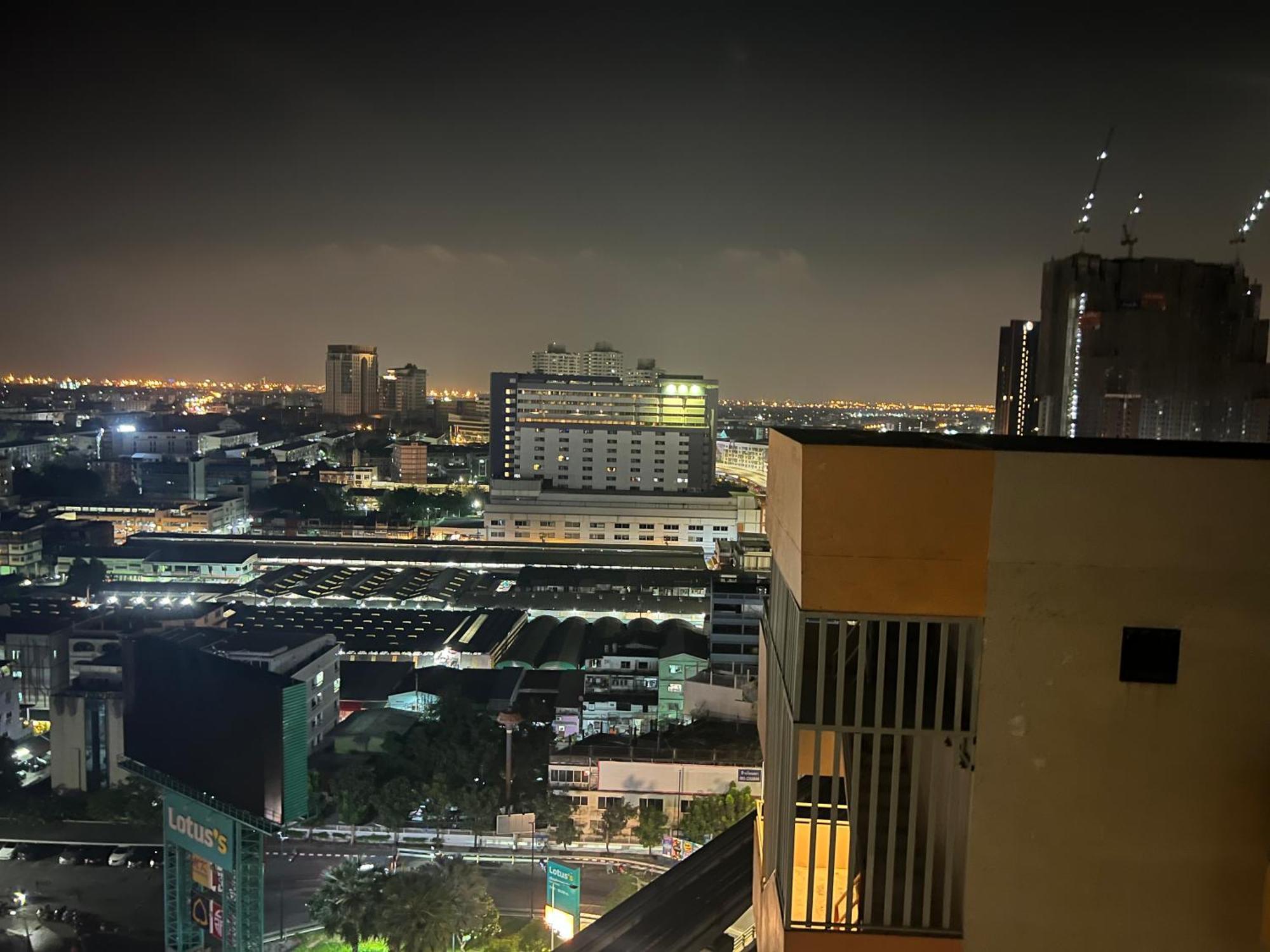 Mall Suites Hotel Банкок Екстериор снимка